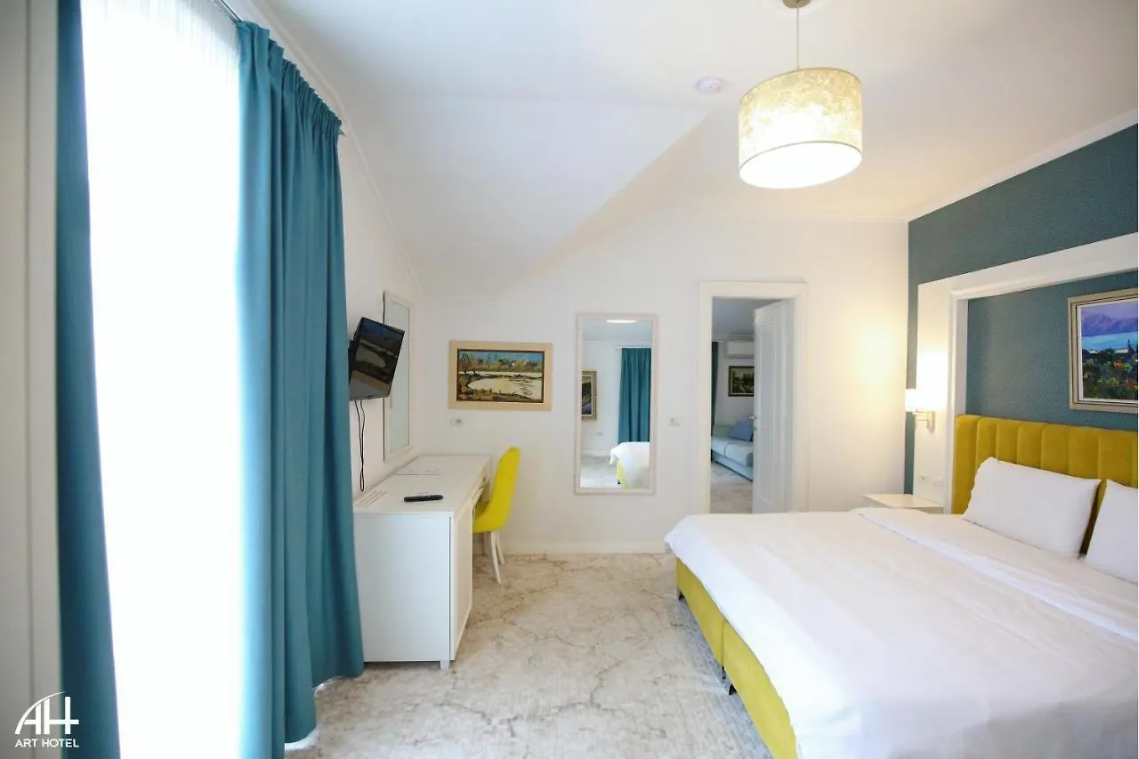 Art Hotel 티라나